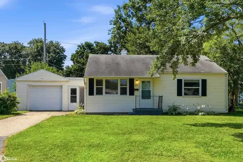 187 Indian Terrace Burlington IA 52601