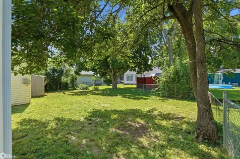 187 Indian Terrace Burlington IA 52601