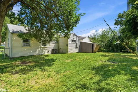 187 Indian Terrace Burlington IA 52601
