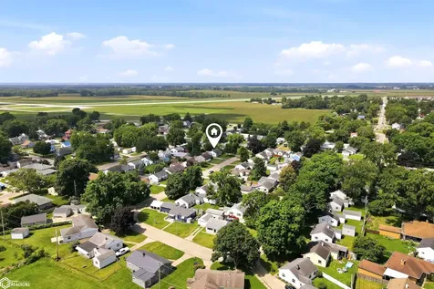 187 Indian Terrace Burlington IA 52601