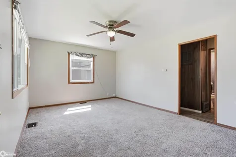 187 Indian Terrace Burlington IA 52601