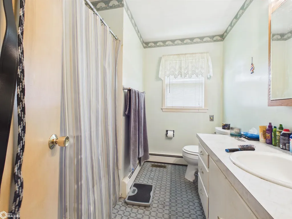 2446 Jackson Avenue Keokuk IA 52632