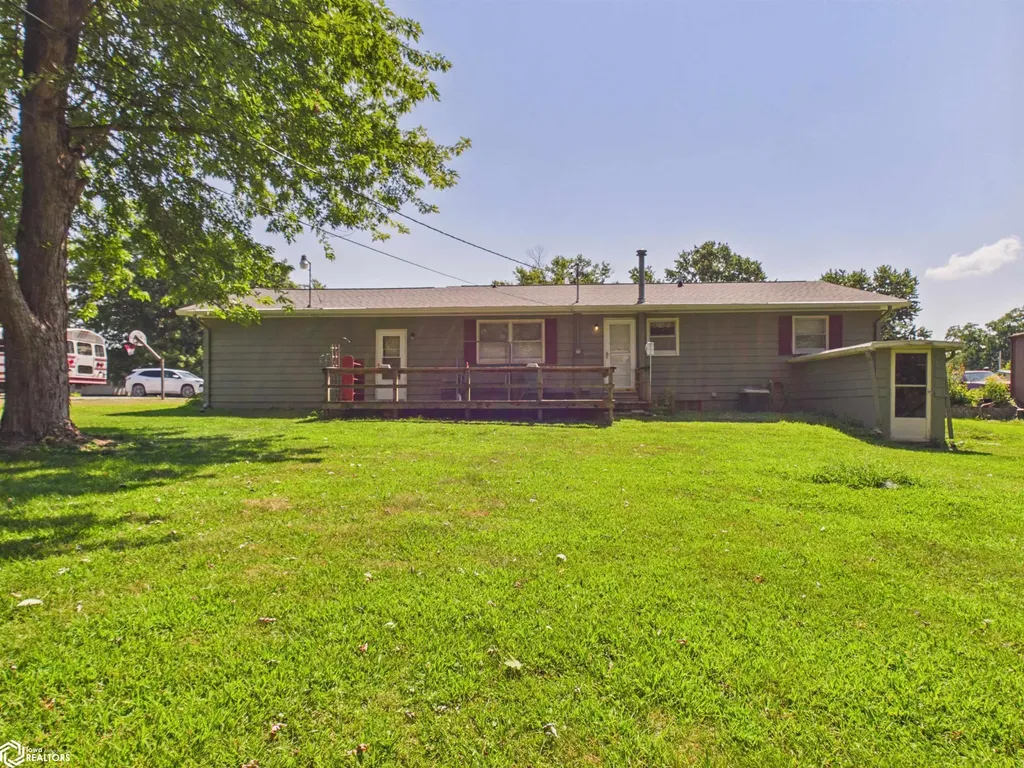 2446 Jackson Avenue Keokuk IA 52632
