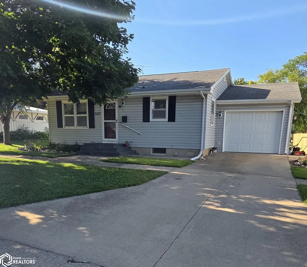 507 3rd Avenue Ackley IA 50601
