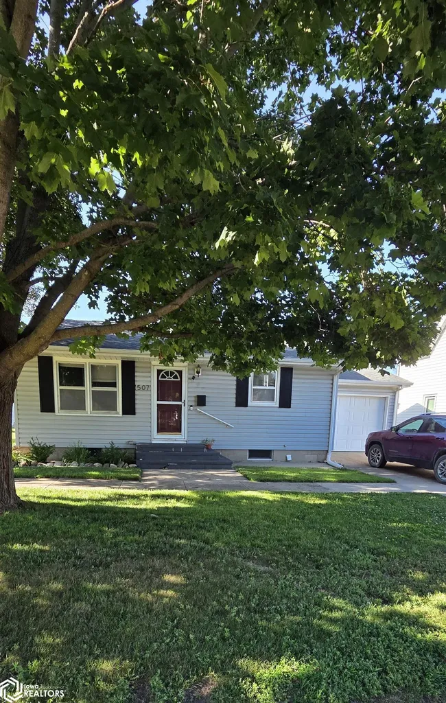 507 3rd Avenue Ackley IA 50601
