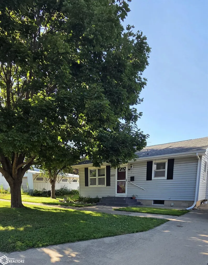 507 3rd Avenue Ackley IA 50601