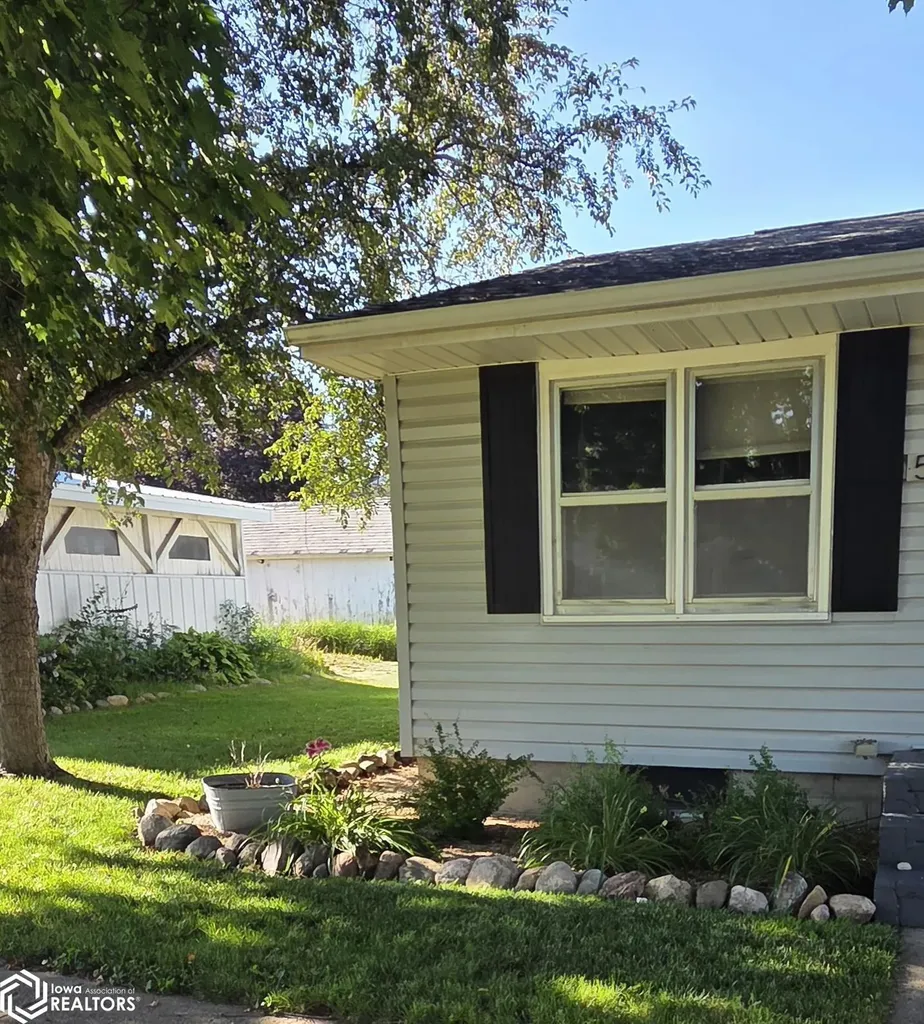 507 3rd Avenue Ackley IA 50601