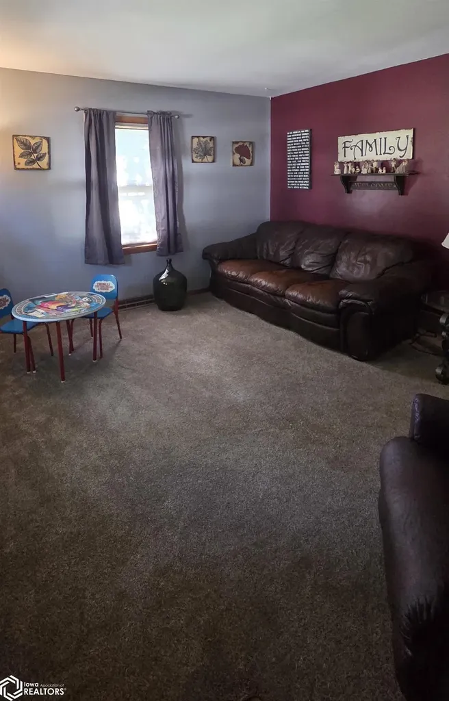 507 3rd Avenue Ackley IA 50601