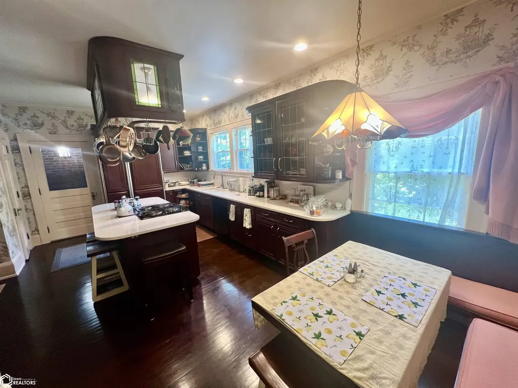 707 E Burlington Avenue Fairfield IA 52556