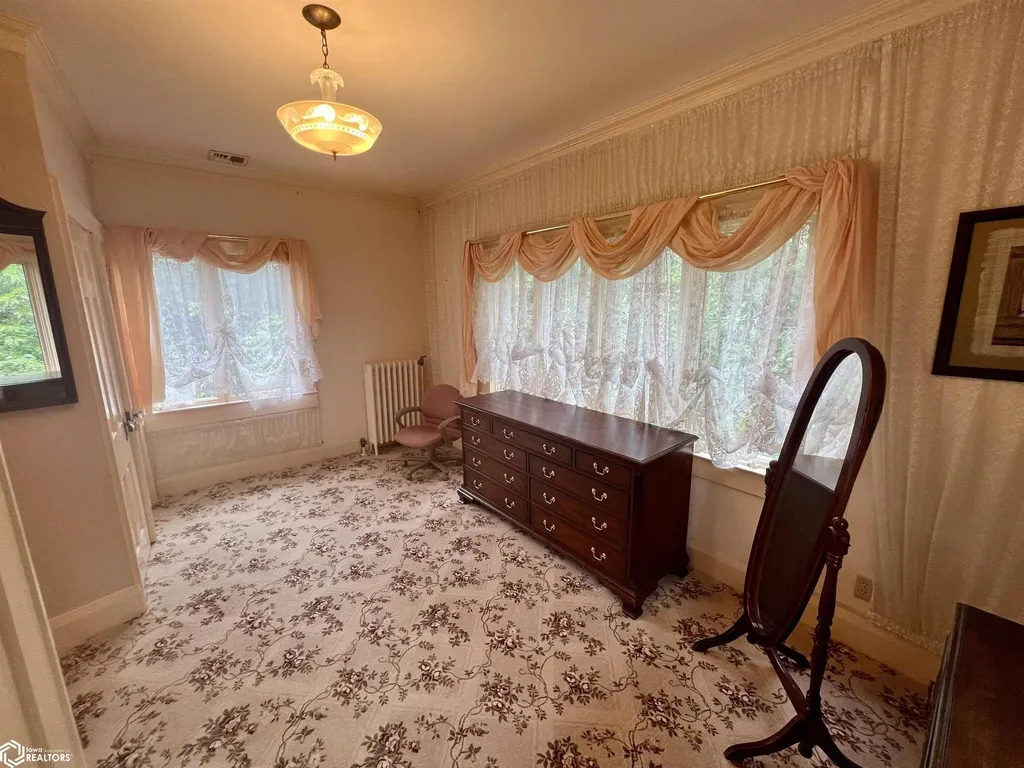 707 E Burlington Avenue Fairfield IA 52556