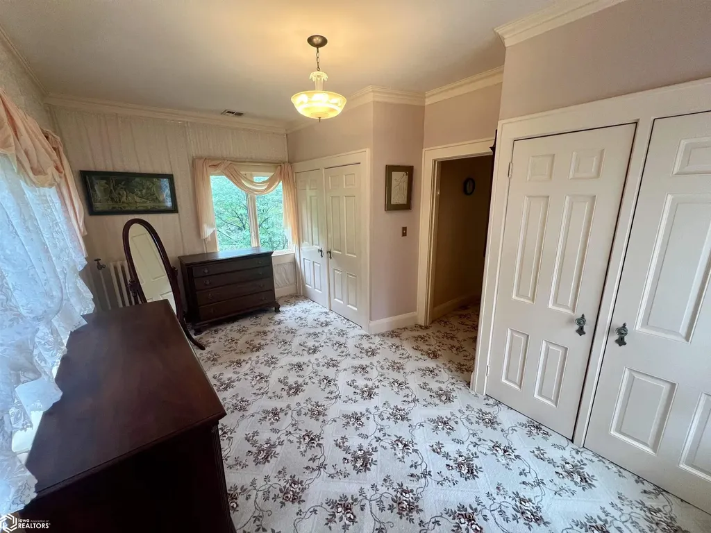 707 E Burlington Avenue Fairfield IA 52556