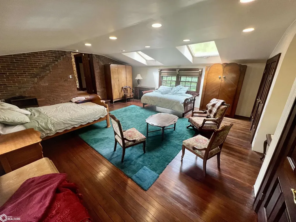 707 E Burlington Avenue Fairfield IA 52556