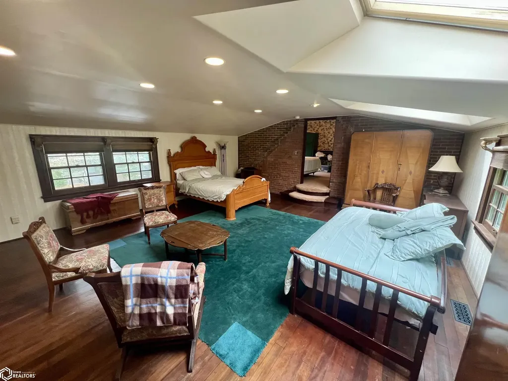 707 E Burlington Avenue Fairfield IA 52556