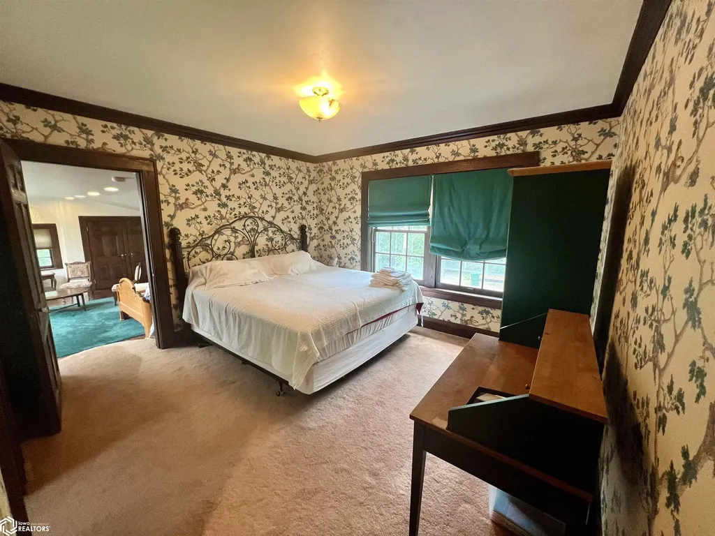 707 E Burlington Avenue Fairfield IA 52556
