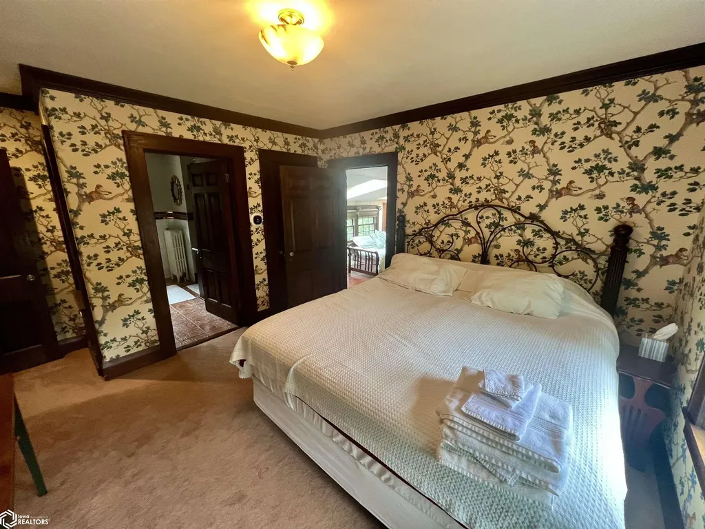 707 E Burlington Avenue Fairfield IA 52556