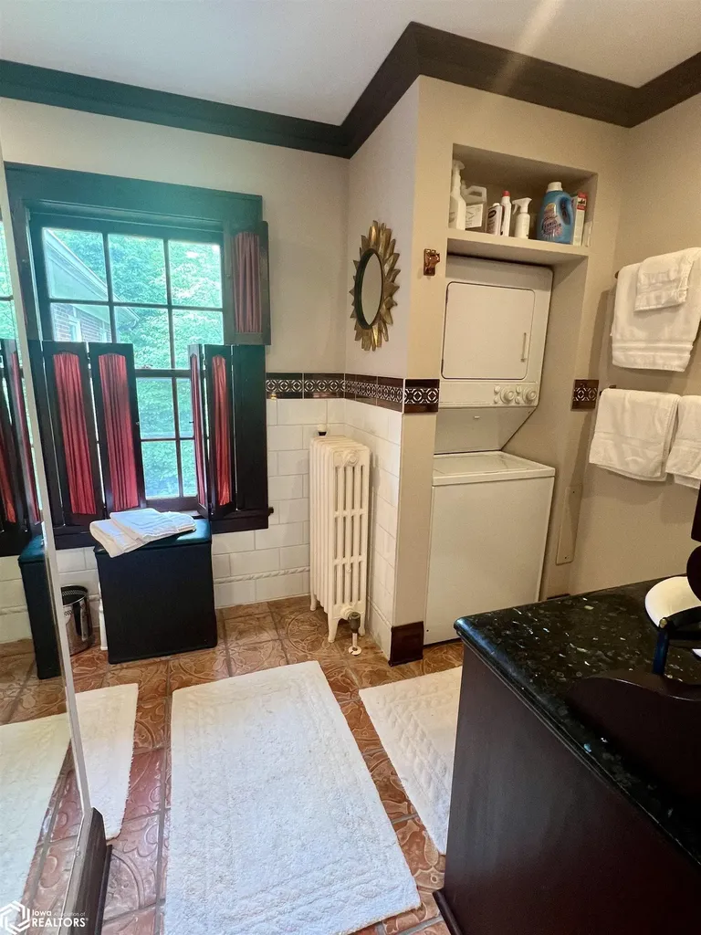 707 E Burlington Avenue Fairfield IA 52556