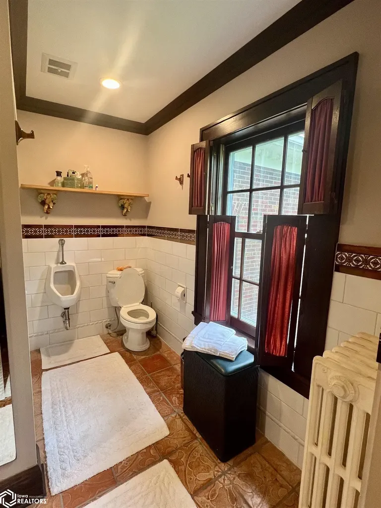 707 E Burlington Avenue Fairfield IA 52556