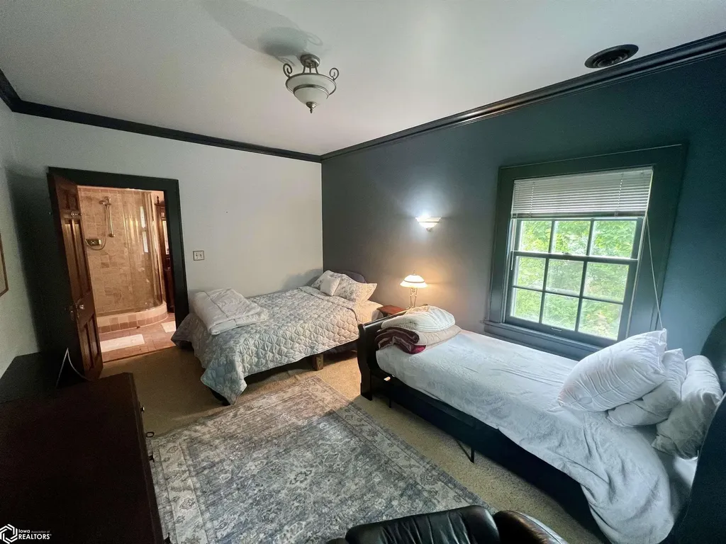 707 E Burlington Avenue Fairfield IA 52556