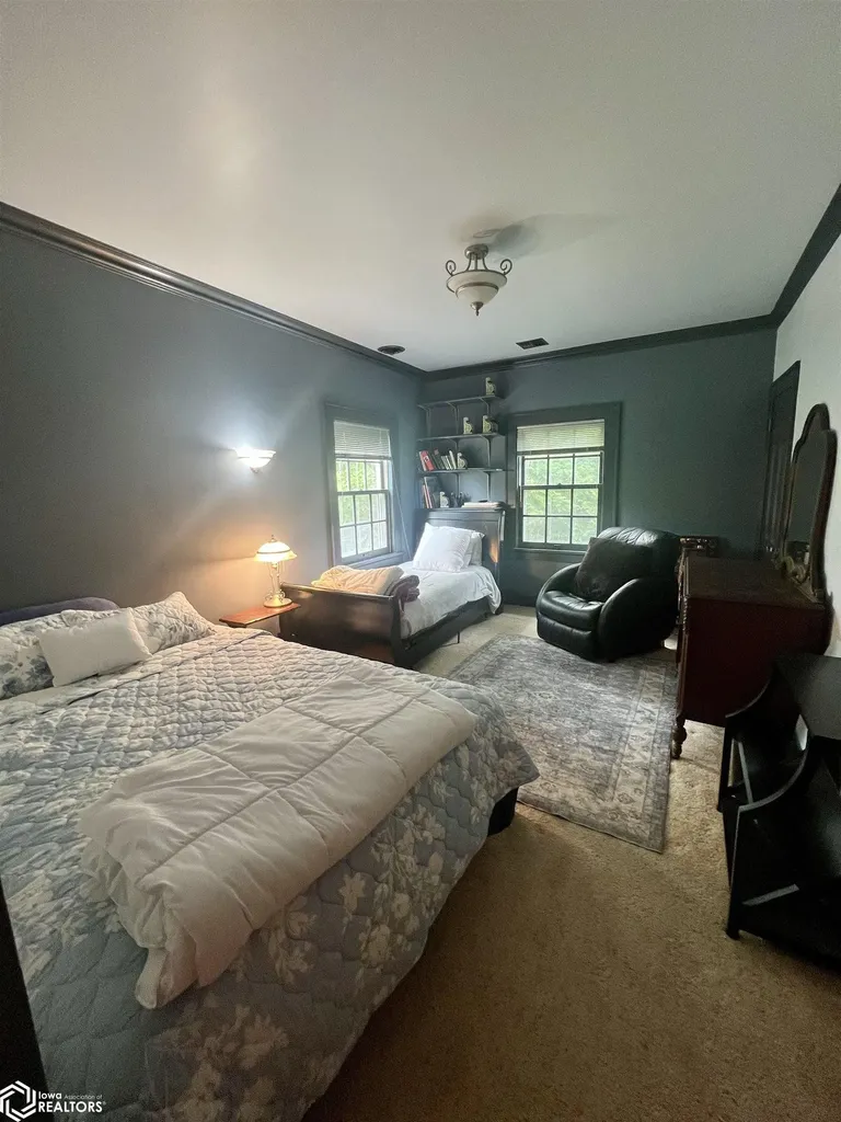 707 E Burlington Avenue Fairfield IA 52556