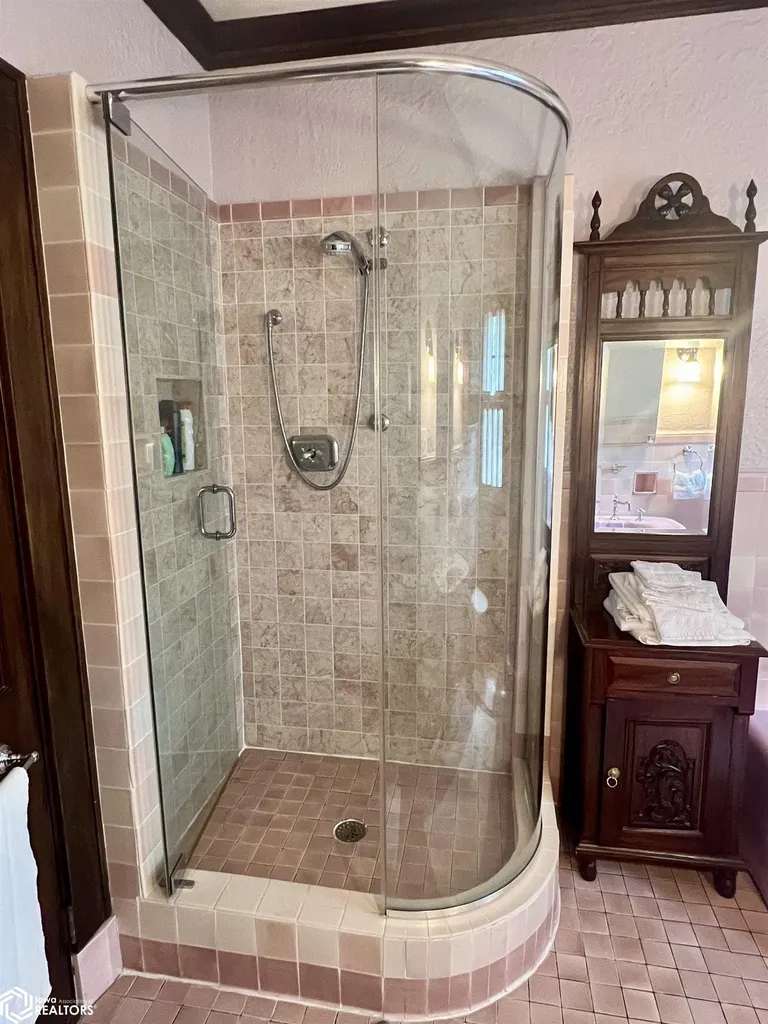 707 E Burlington Avenue Fairfield IA 52556