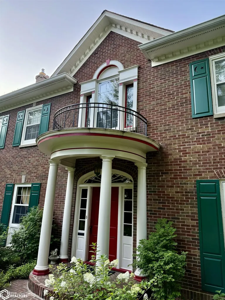 707 E Burlington Avenue Fairfield IA 52556