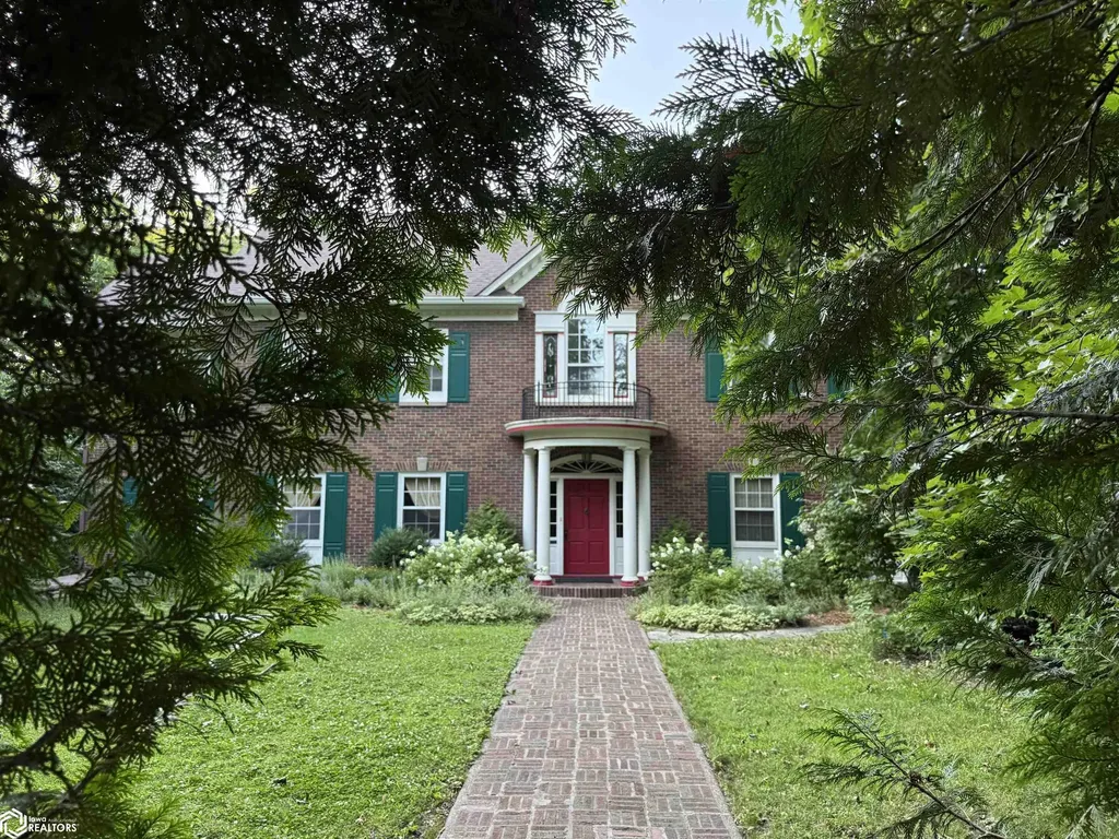 707 E Burlington Avenue Fairfield IA 52556