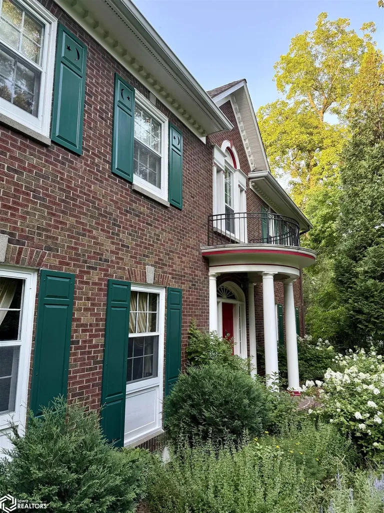 707 E Burlington Avenue Fairfield IA 52556