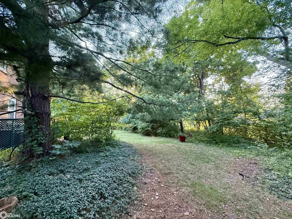 707 E Burlington Avenue Fairfield IA 52556