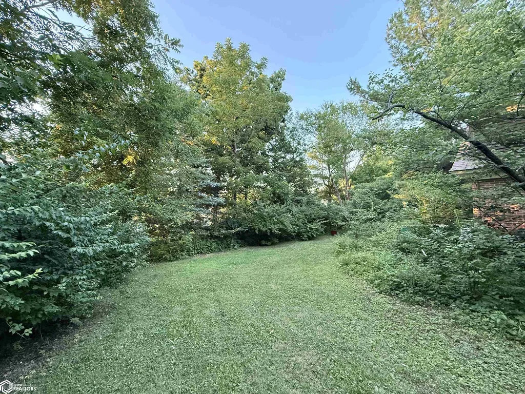707 E Burlington Avenue Fairfield IA 52556
