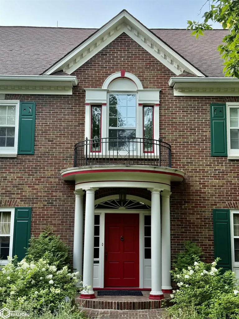 707 E Burlington Avenue Fairfield IA 52556