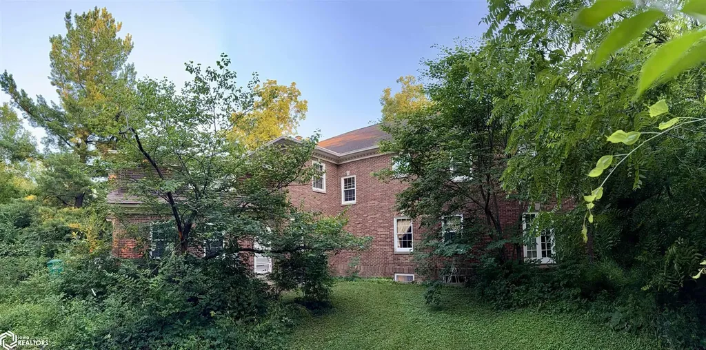 707 E Burlington Avenue Fairfield IA 52556