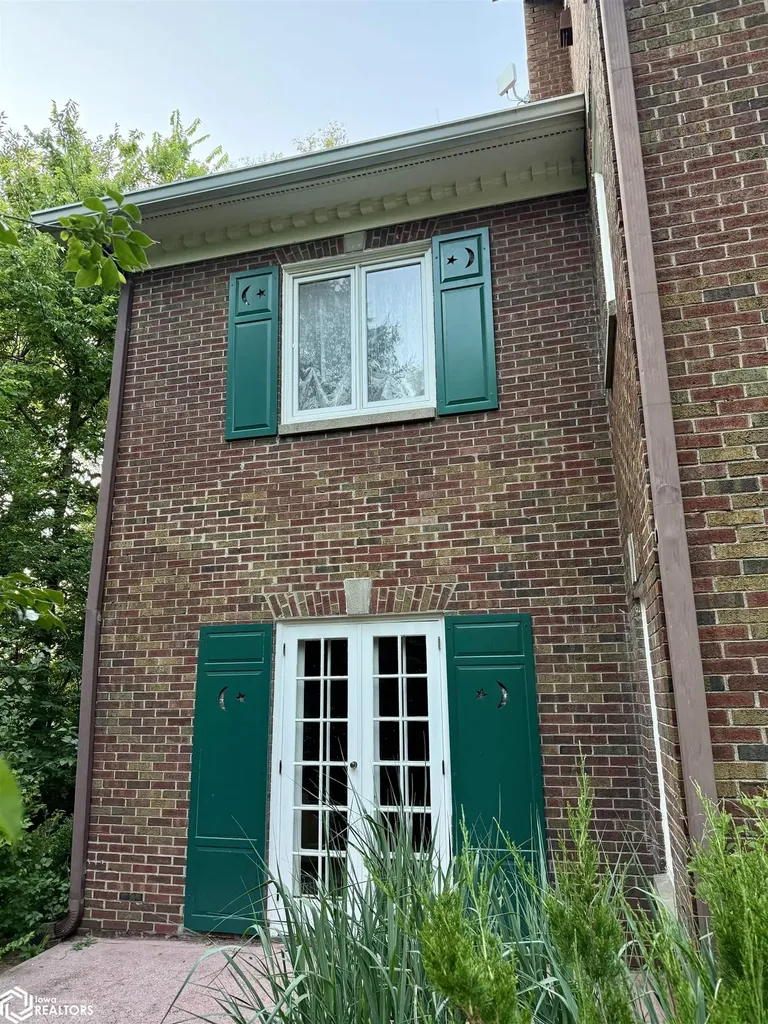 707 E Burlington Avenue Fairfield IA 52556