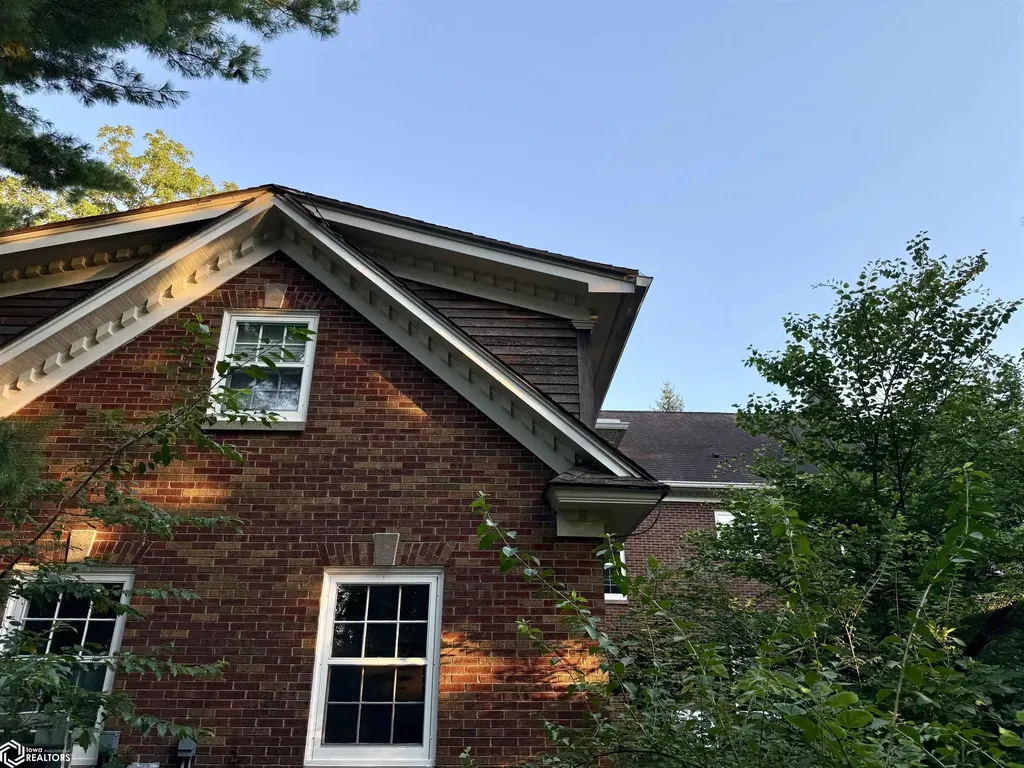 707 E Burlington Avenue Fairfield IA 52556