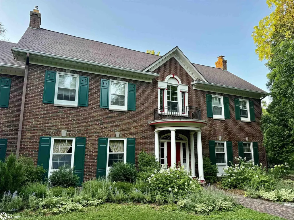 707 E Burlington Avenue Fairfield IA 52556