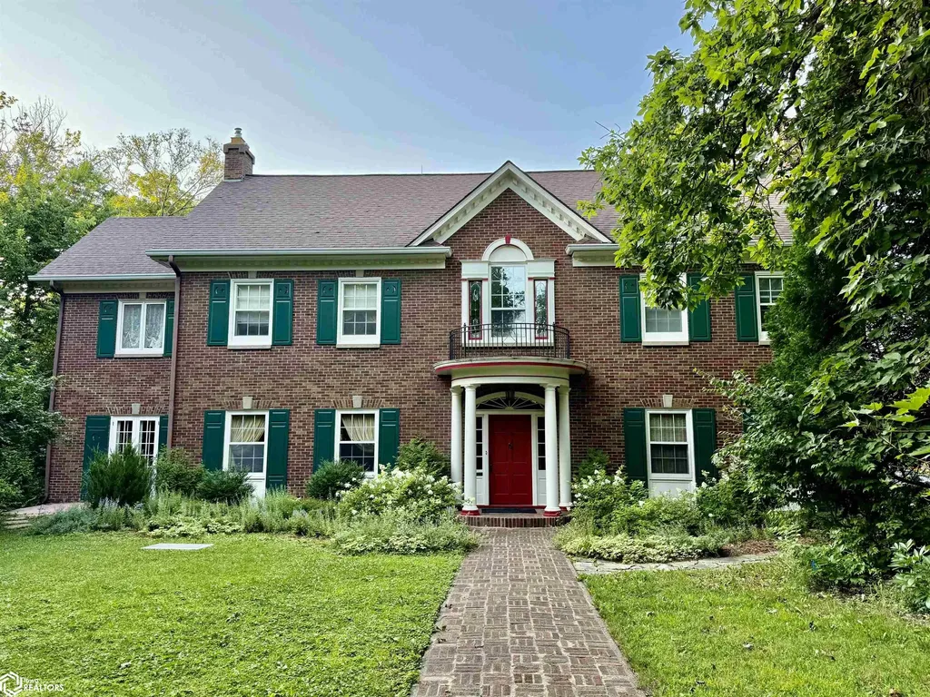 707 E Burlington Avenue Fairfield IA 52556