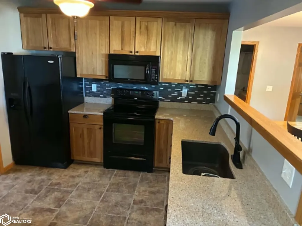 127 Grandview Avenue Ottumwa IA 52501