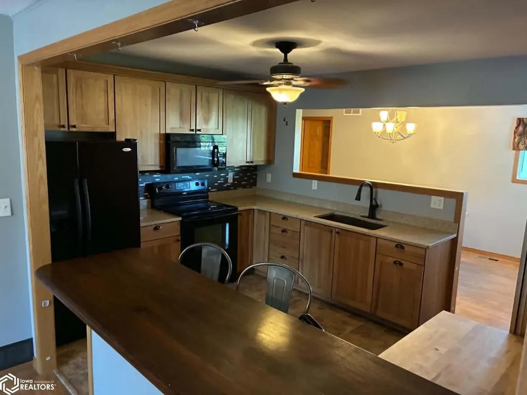127 Grandview Avenue Ottumwa IA 52501