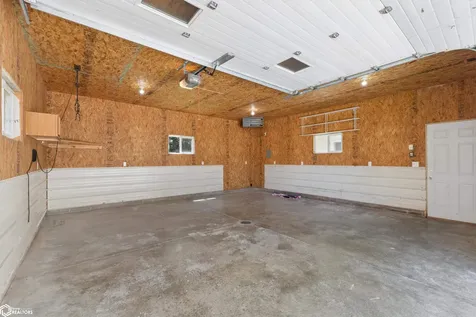 1007 9th Avenue N Clear Lake IA 50401