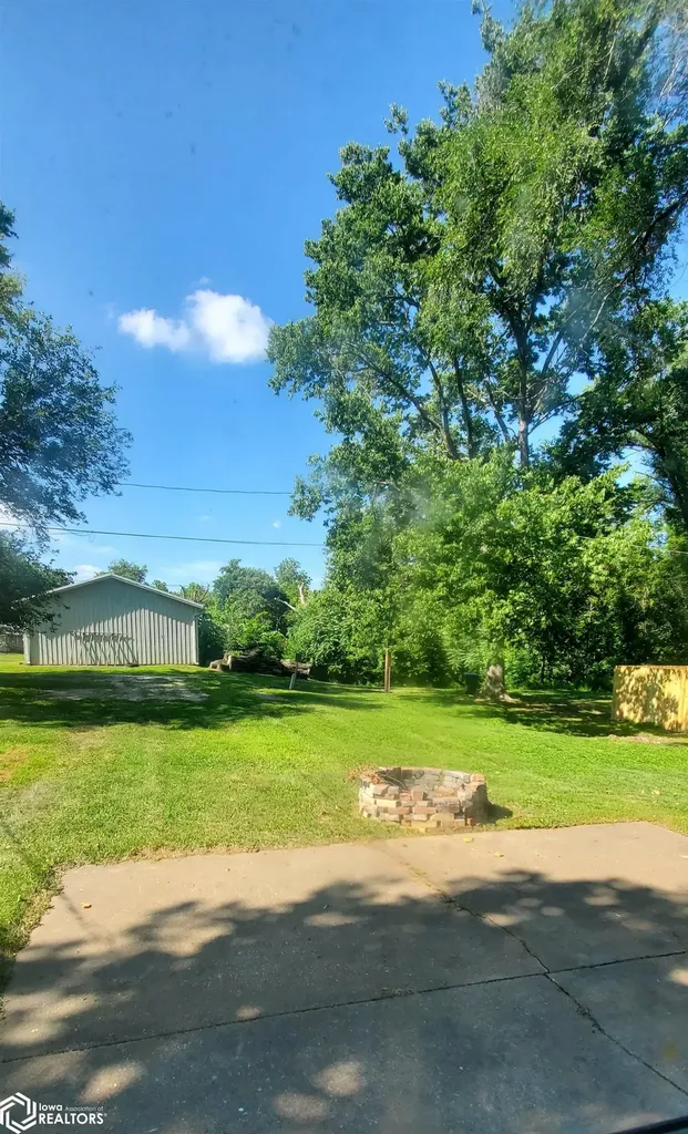 1627 Ave G Fort Madison IA 52627