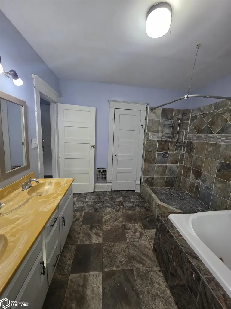303 Irish Street Chelsea IA 52215