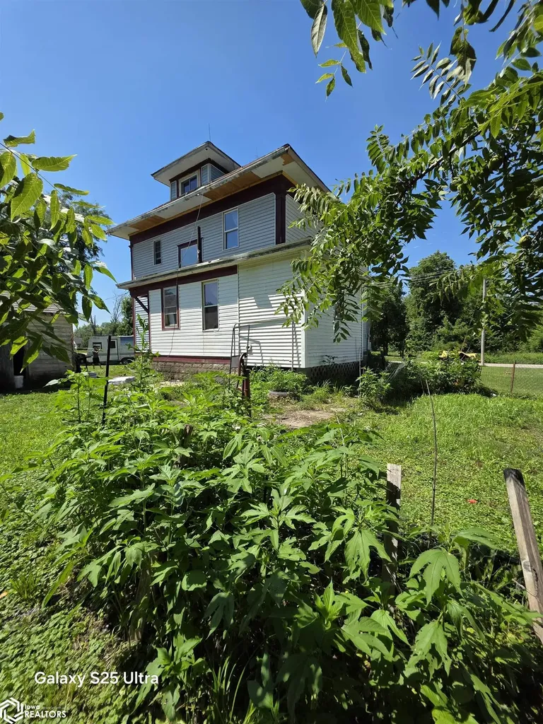 303 Irish Street Chelsea IA 52215