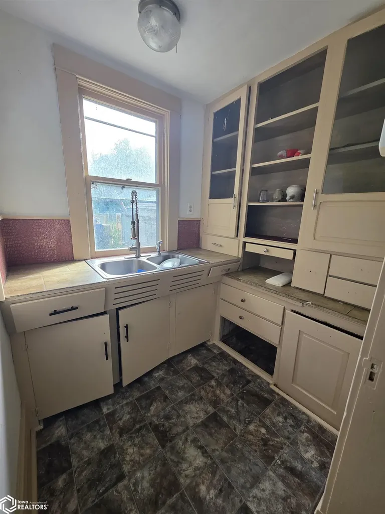 303 Irish Street Chelsea IA 52215