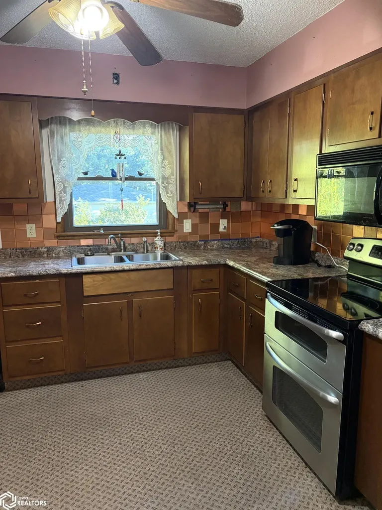 502 4th Street SW State Center IA 50247