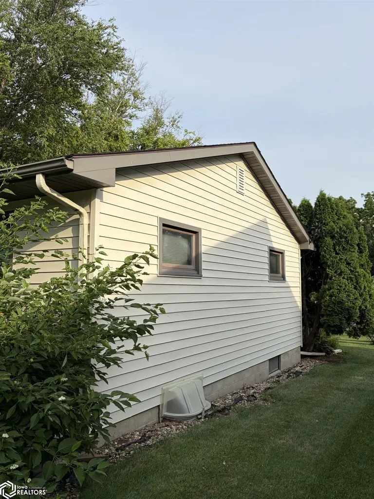 502 4th Street SW State Center IA 50247
