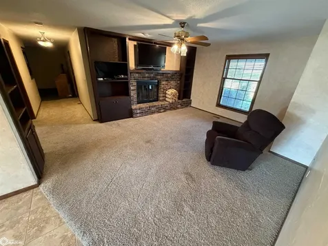 2811 Jackson Avenue Clarion IA 50525