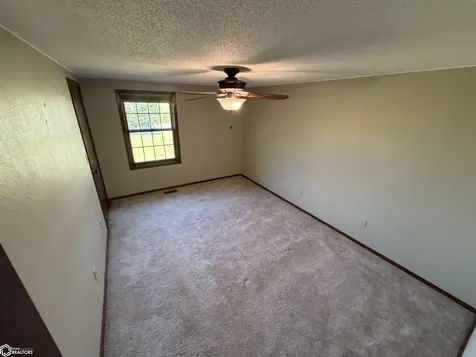 2811 Jackson Avenue Clarion IA 50525