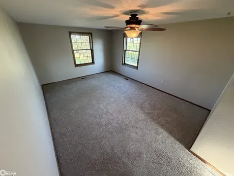 2811 Jackson Avenue Clarion IA 50525