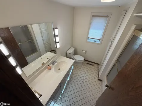 2811 Jackson Avenue Clarion IA 50525