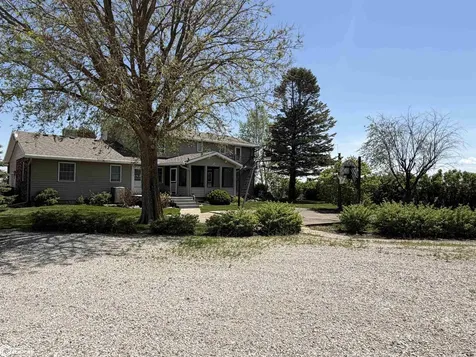 2811 Jackson Avenue Clarion IA 50525