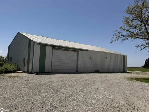 2811 Jackson Avenue Clarion IA 50525